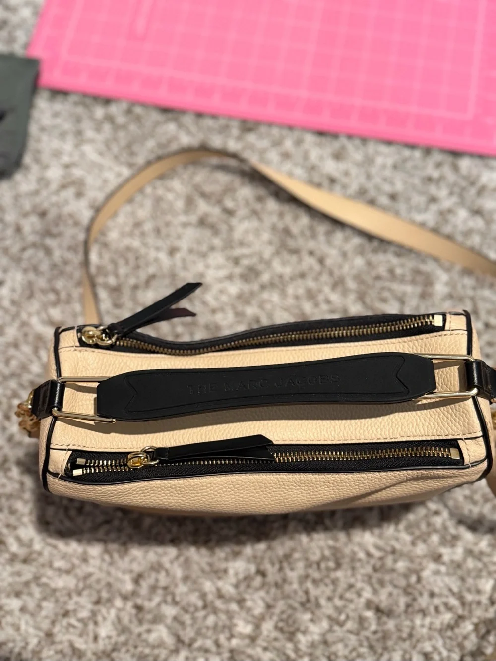 Marc Jacobs the soft box bag 23